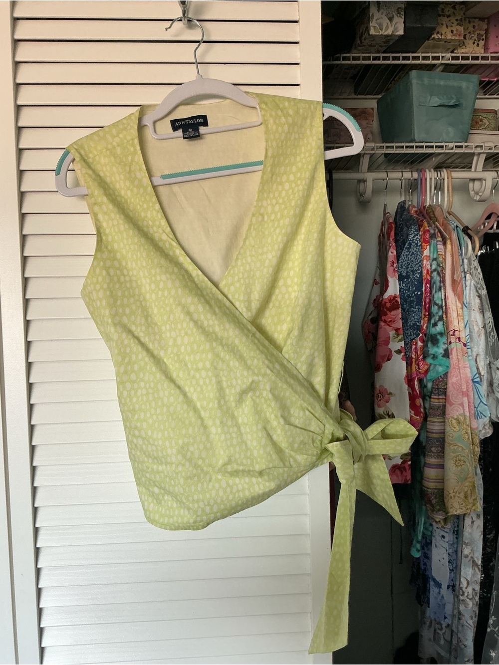 Ann Taylor Sleeveless Wrap Blouse in Light Lime Dot